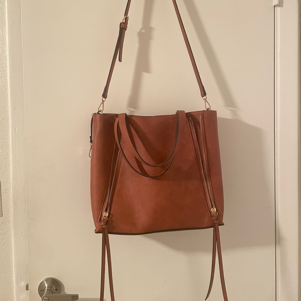 Adjustable Crossbody Tote